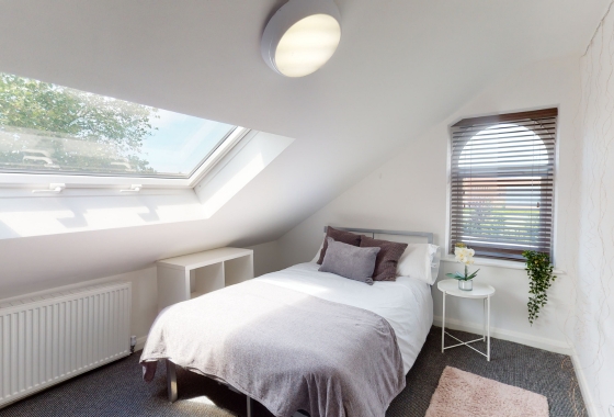 Bedroom 8 Image