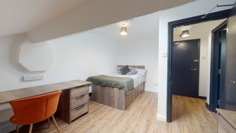 Flat 10, 59 Shaw Street 