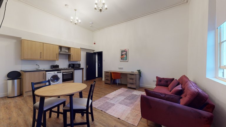 Flat 5, 61 Shaw Street 