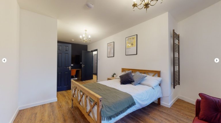 Flat 2, 61 Shaw Street 
