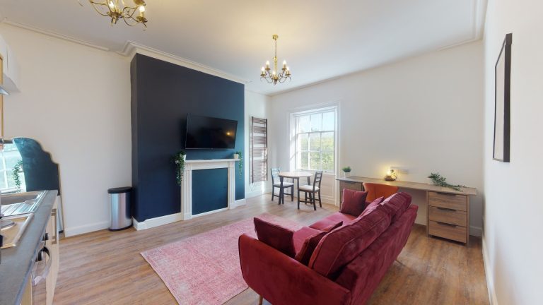 Flat 8, 61 Shaw Street